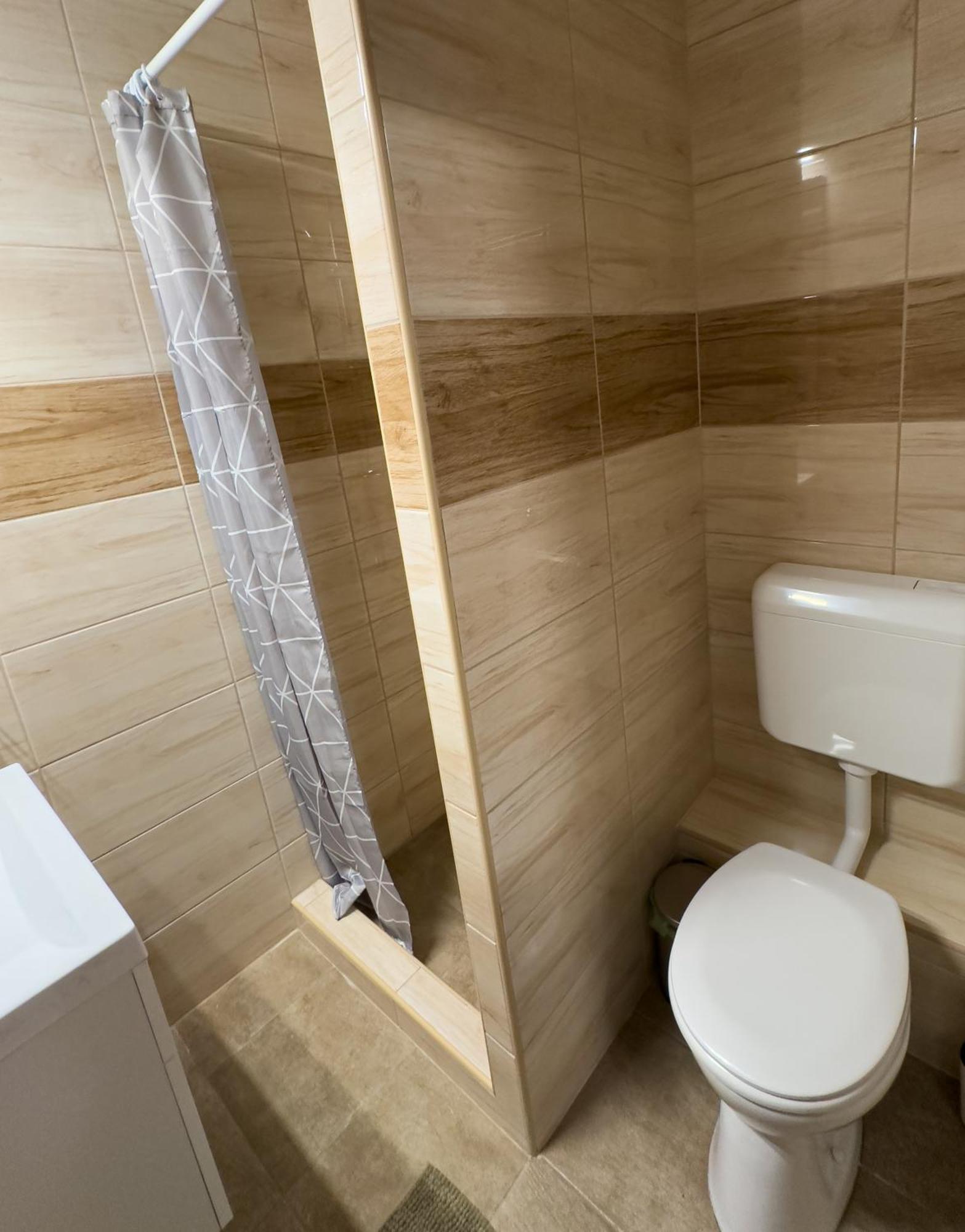 Rp Apartmanhaz Demjén Buitenkant foto