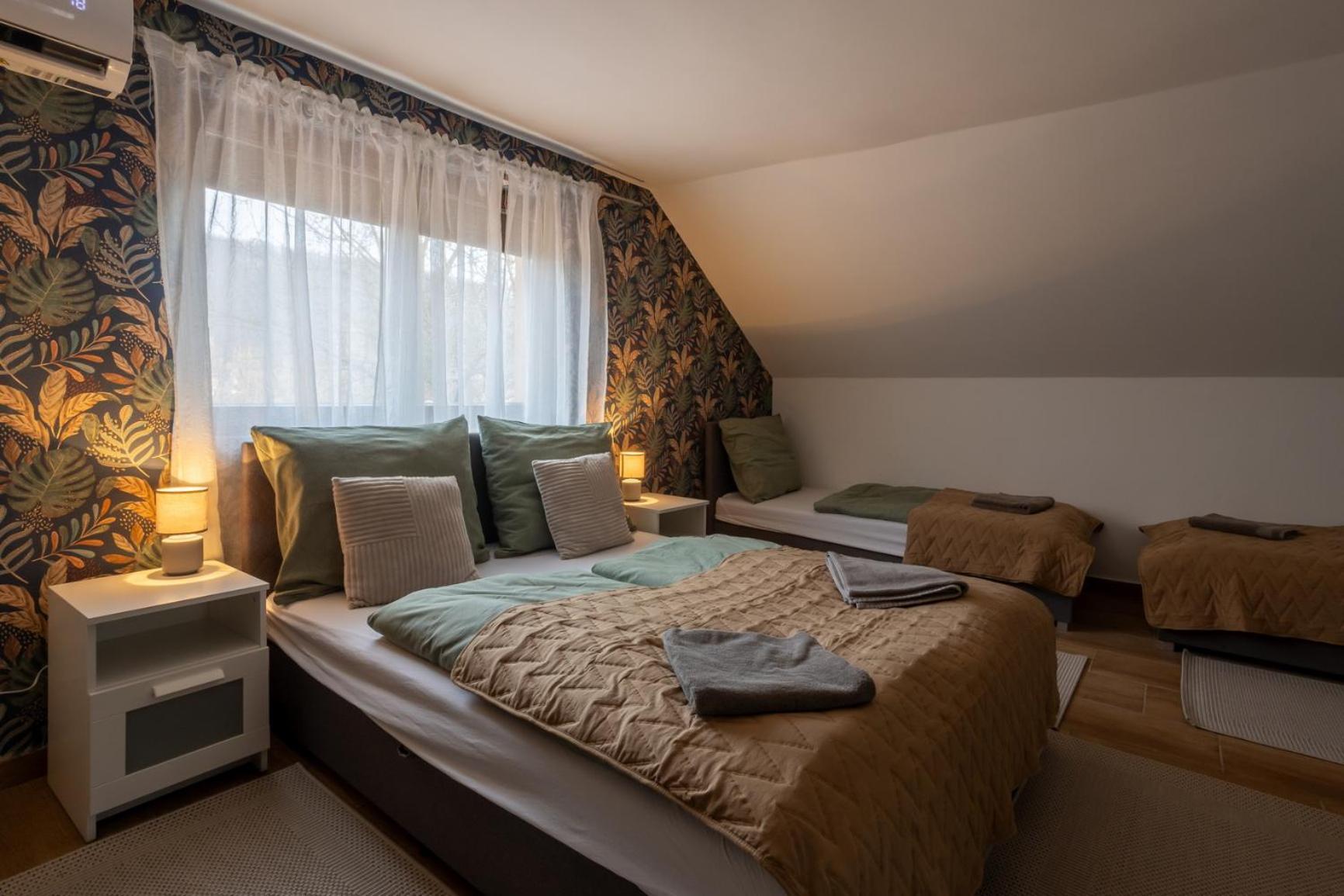 Rp Apartmanhaz Demjén Buitenkant foto