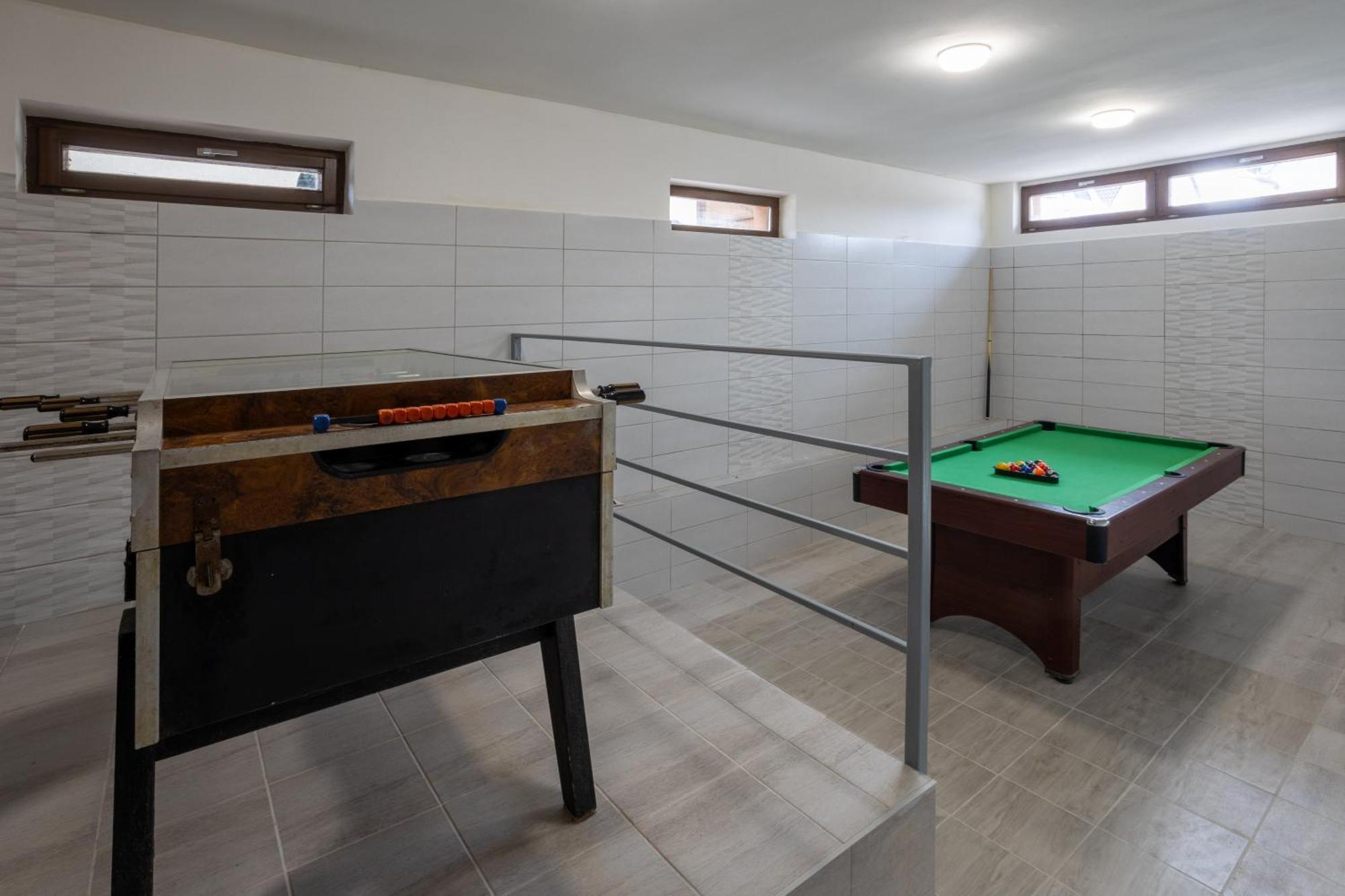 Rp Apartmanhaz Demjén Buitenkant foto